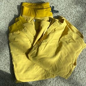 Gorgeous golden yellow figs set. Part of the Holiday collection